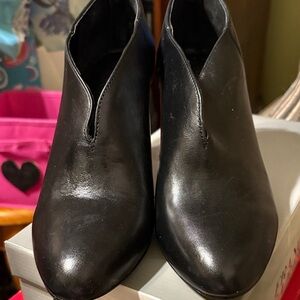 Vince Camuto Black Leather V-Cut Ankle Booties